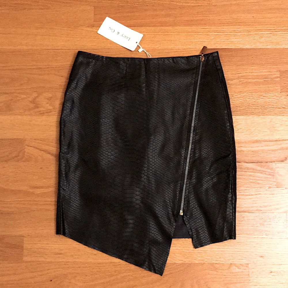 Sexy black pleather snakeskin assymetrical skirt